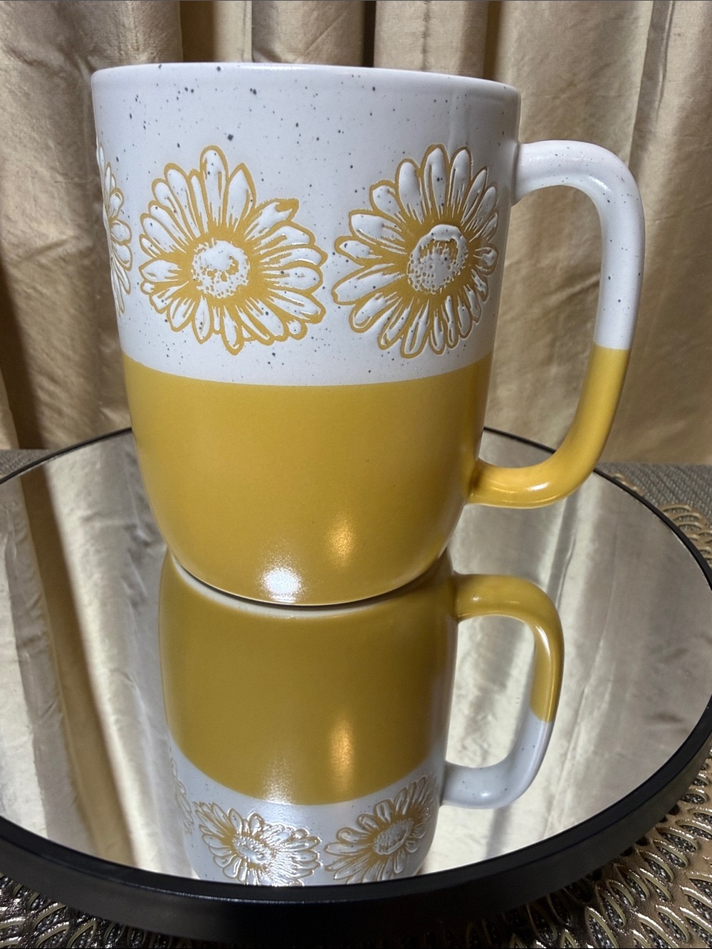 Bee Kind Journal + Daisy Mug - Picture 8 of 9